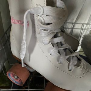 Girls rollerskates sz 1